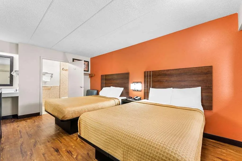 Econo Lodge Charlotte Airport Hotel