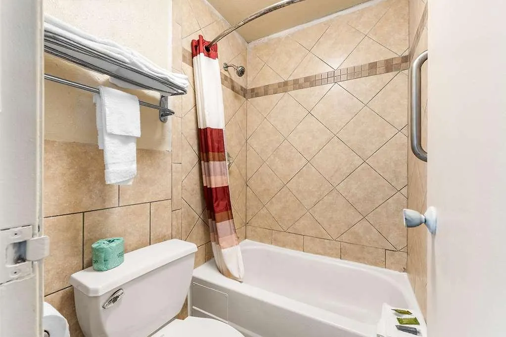 Econo Lodge Charlotte Airport 0*,