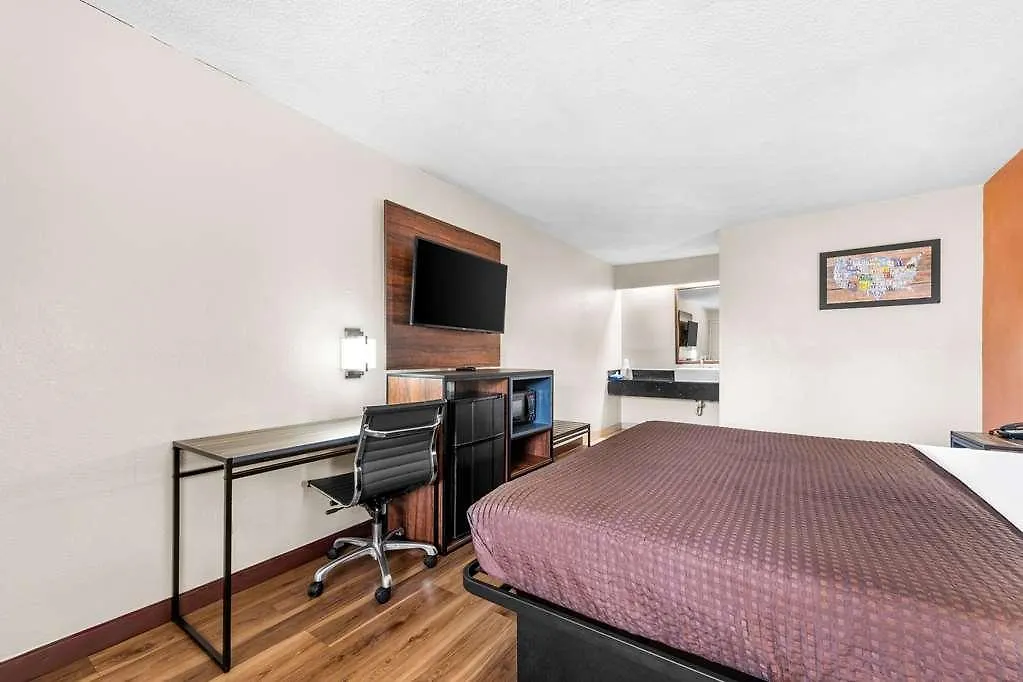 Econo Lodge Charlotte Airport Hotel