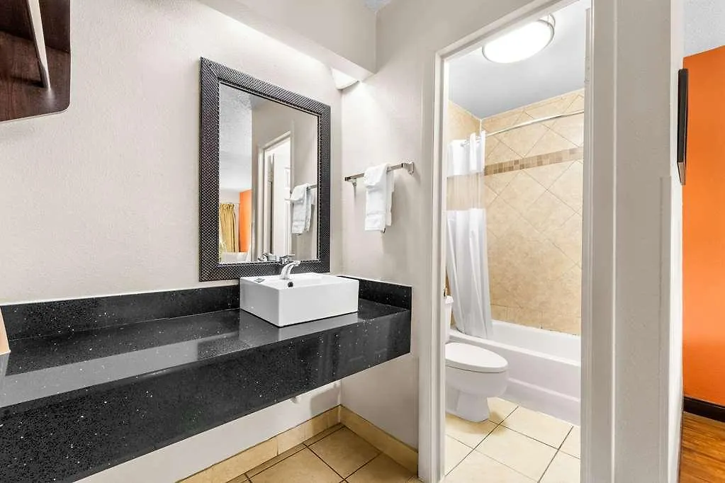 Econo Lodge Charlotte Airport Hotel
