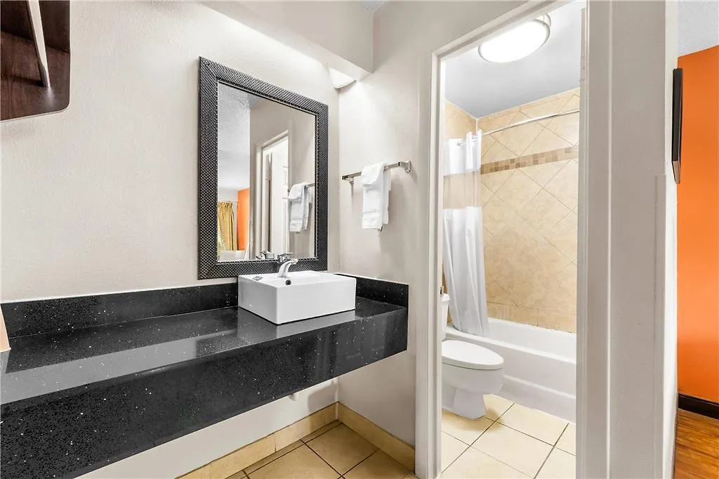 Econo Lodge Charlotte Airport Hotel